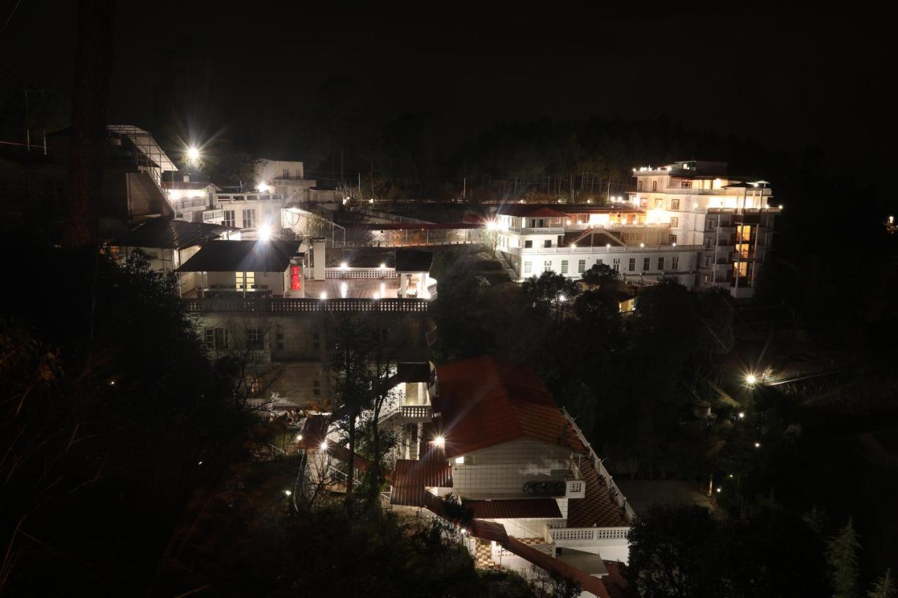Tehri Club And Resort Chamba  Exterior photo
